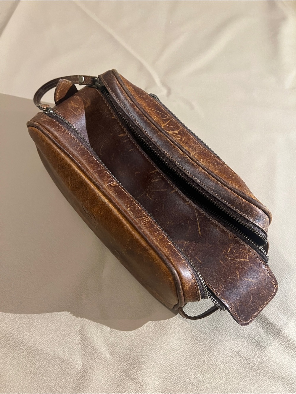 Distressed vintage Classic Brown genuine Leather Men’s unisex Travel Dopp Kit